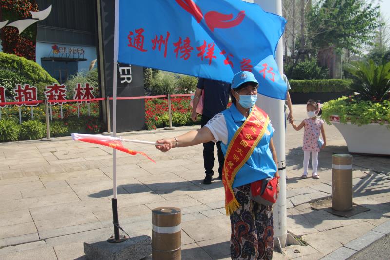 <strong>男人大鸡巴插女人嫩逼黄色视频</strong>